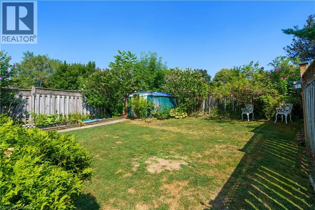 10 GLEN EDEN Court