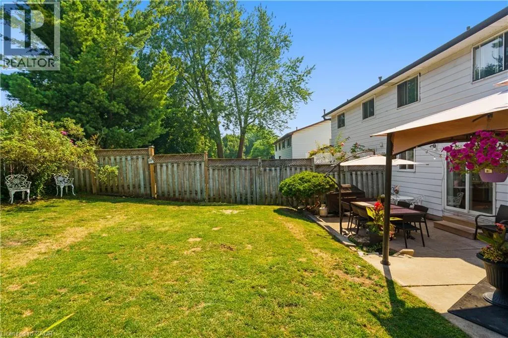 10 GLEN EDEN Court
