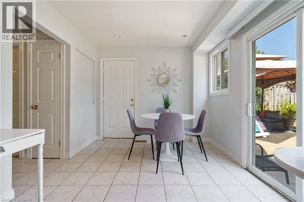 10 GLEN EDEN Court