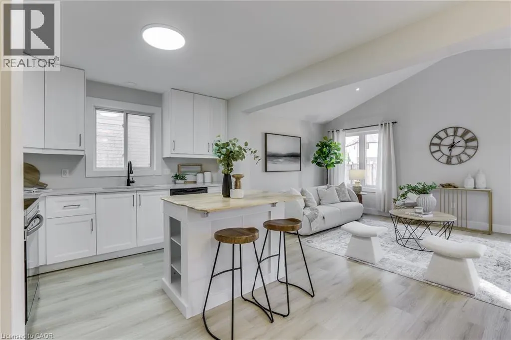 1851 REILLY Walk