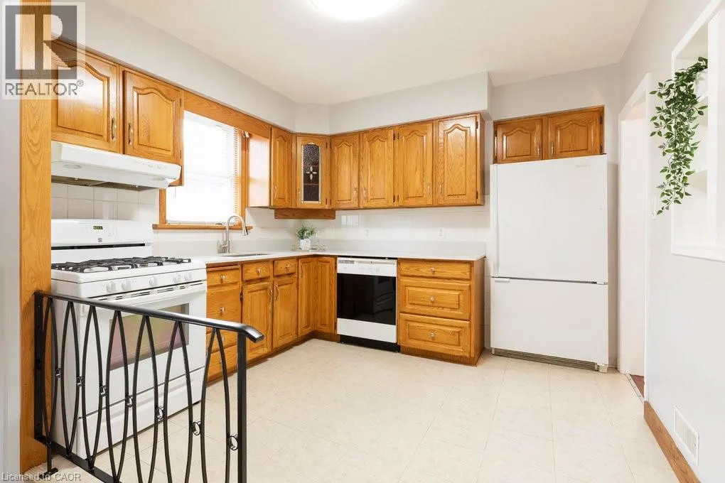 169 EAST 32ND Street