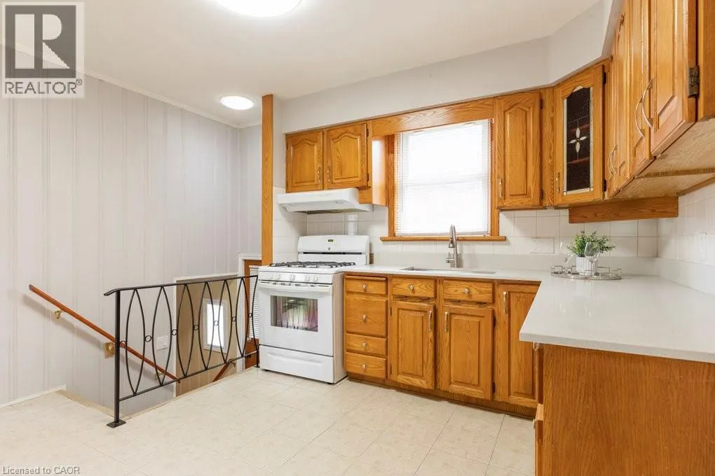 169 EAST 32ND Street