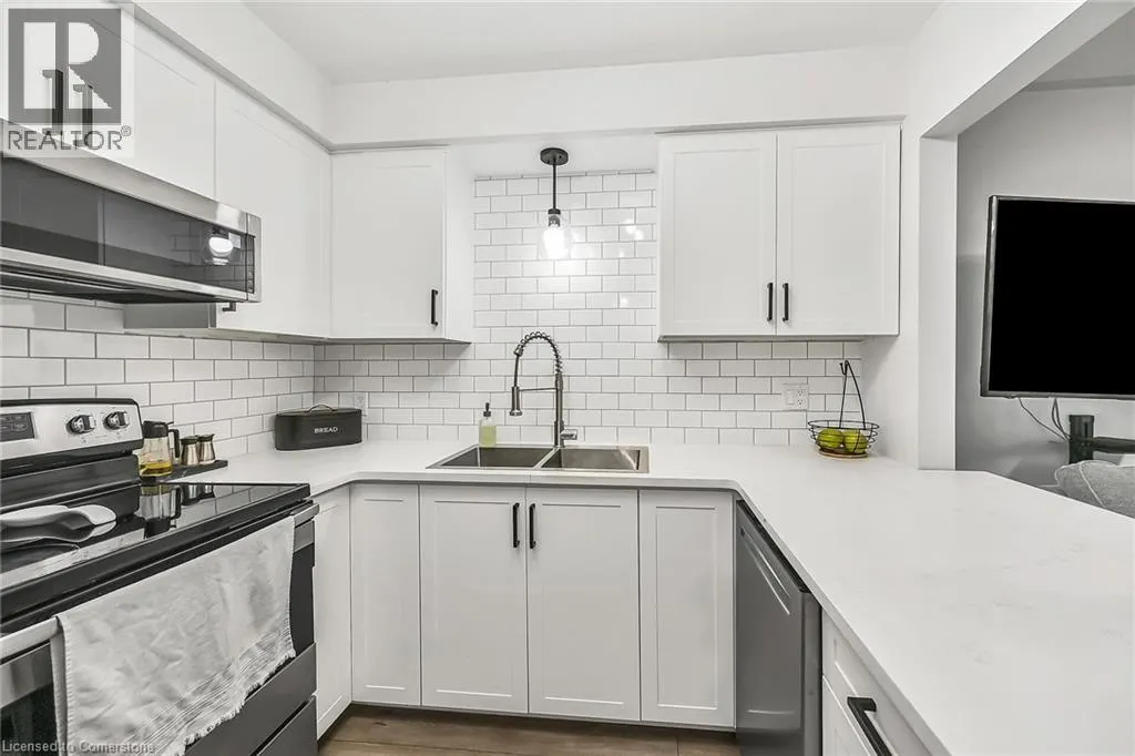 54 ARGYLE Street S Unit# 2, #2