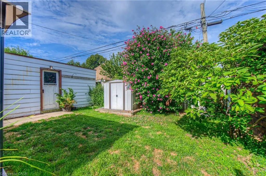 14 BARONS Avenue S
