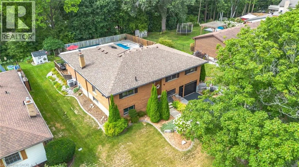 46 BERKLEY Crescent