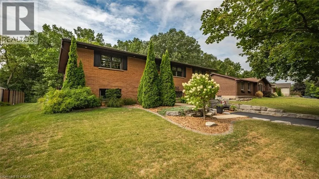 46 BERKLEY Crescent