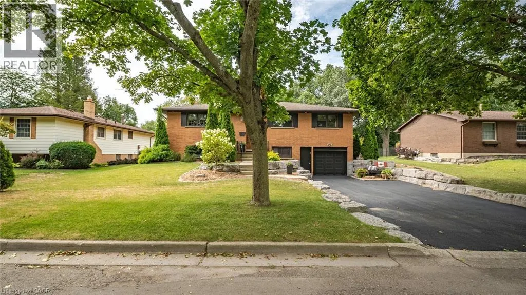 46 BERKLEY Crescent