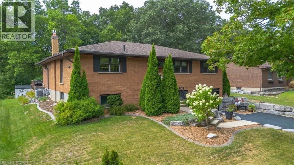 46 BERKLEY Crescent