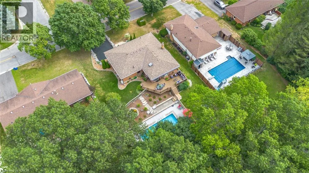 46 BERKLEY Crescent