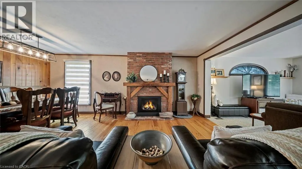 46 BERKLEY Crescent