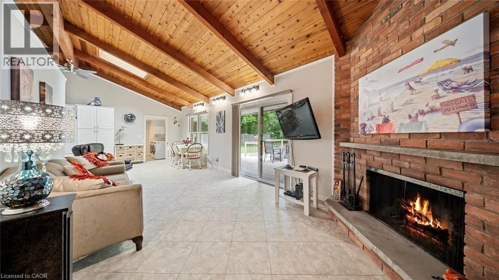 15 EVERGREEN HILL Road