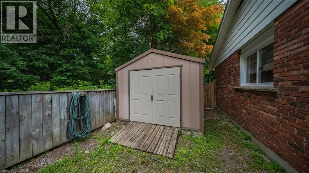 15 EVERGREEN HILL Road