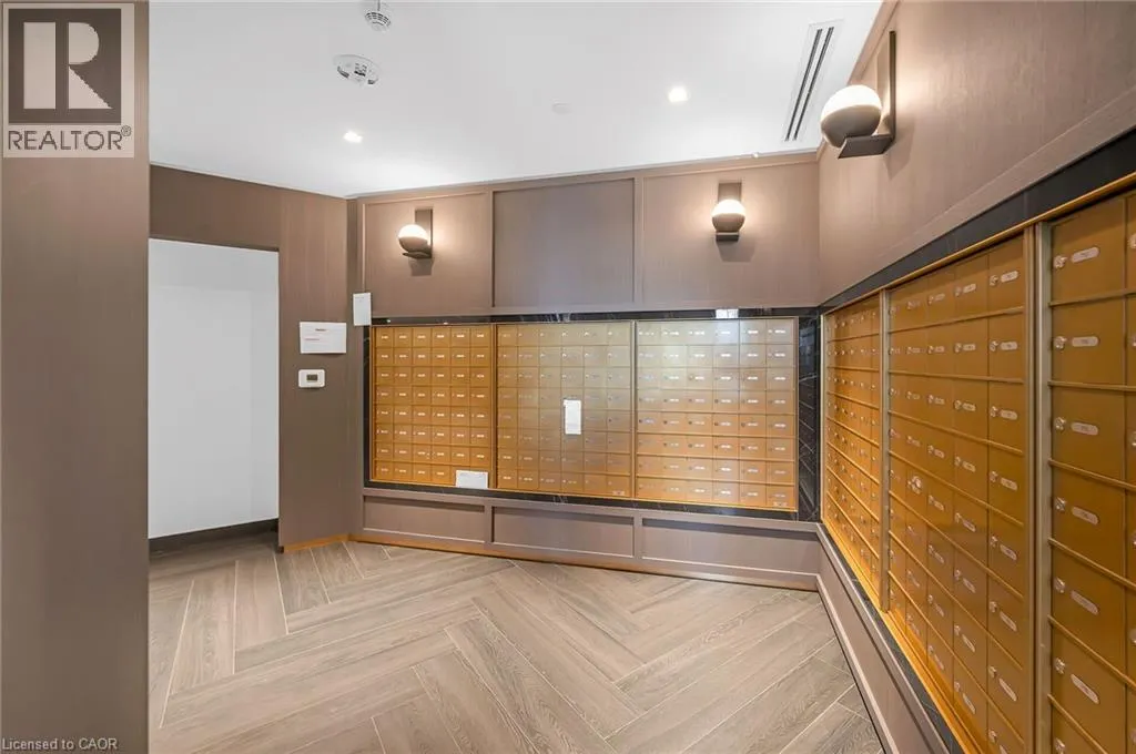 395 DUNDAS Street Unit# 718, #718