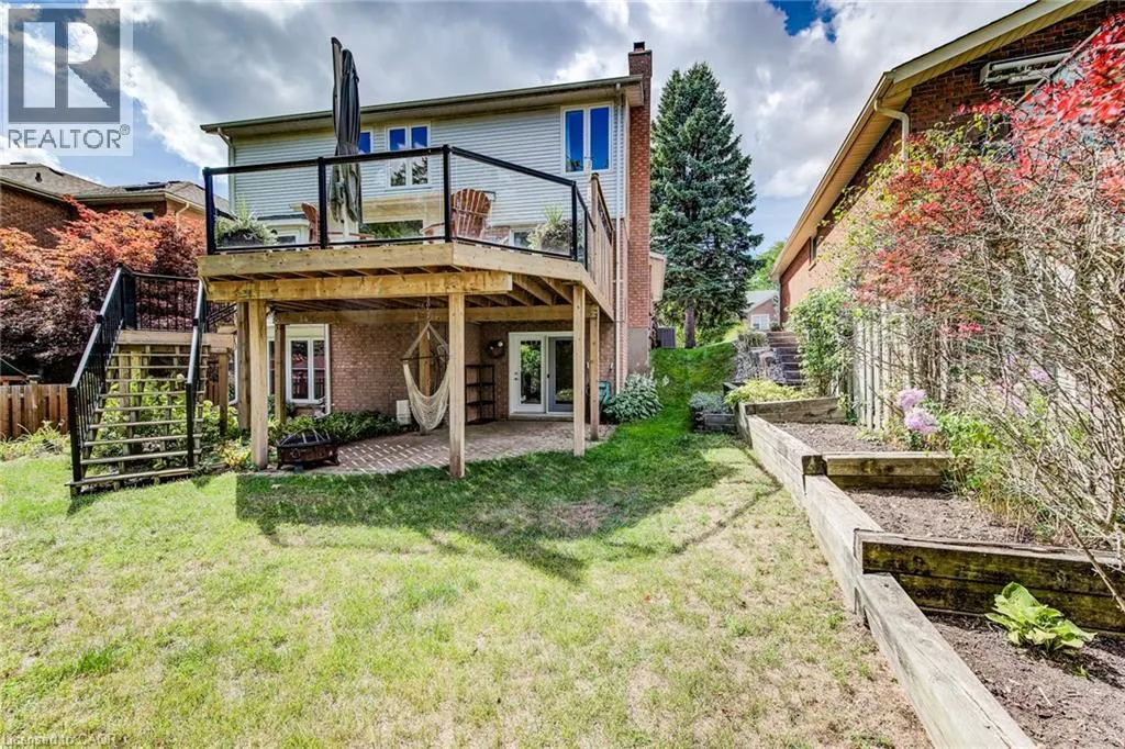33 TINATAWA Court