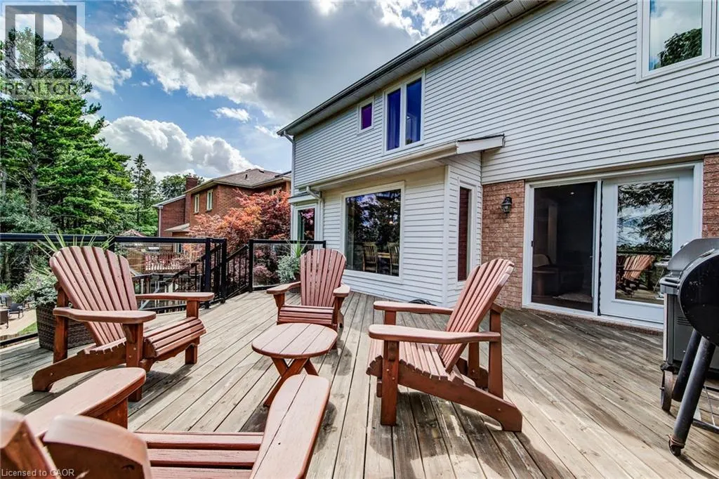 33 TINATAWA Court