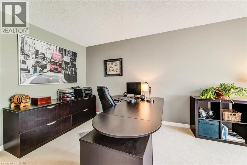 33 TINATAWA Court