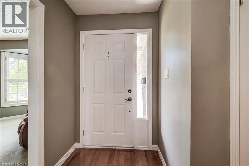 33 TINATAWA Court
