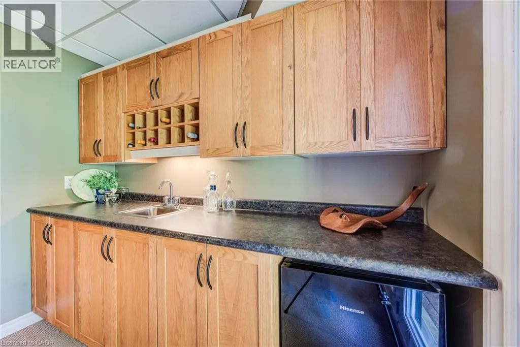 33 TINATAWA Court