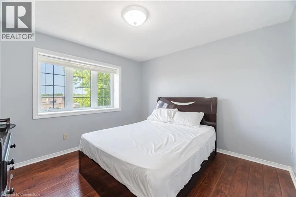 28 LAKEVIEW Court