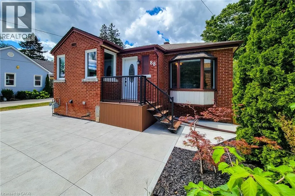 88 FIDDLERS GREEN Road