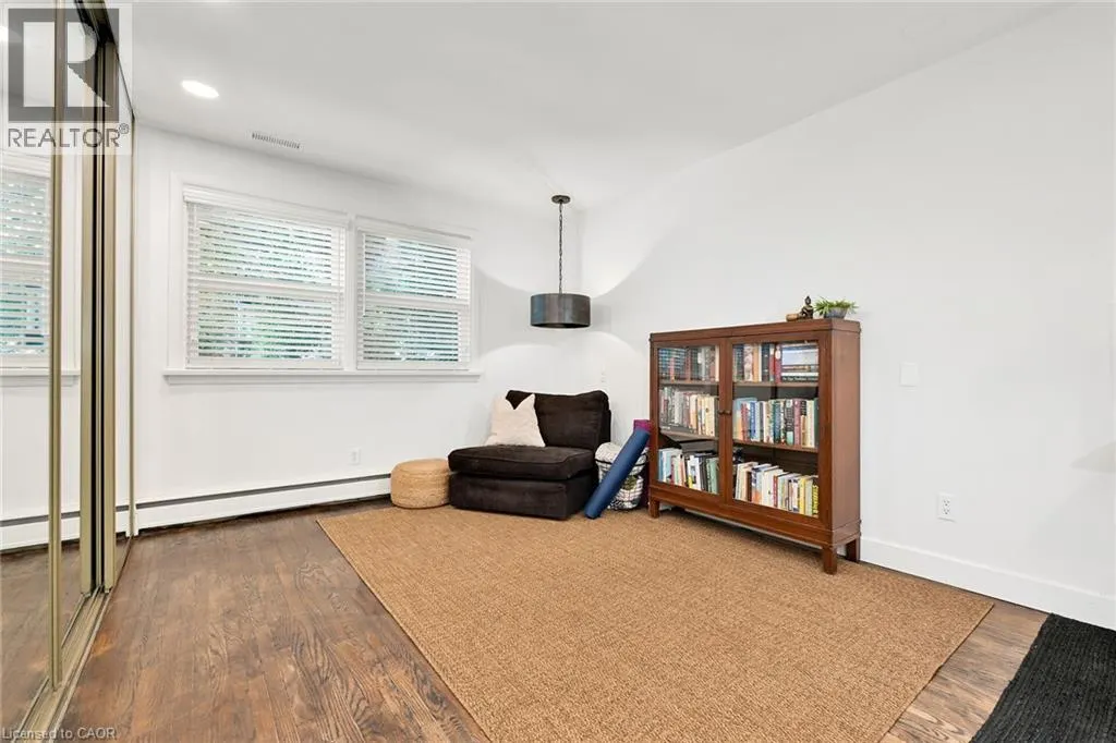 655 GAYNE Boulevard