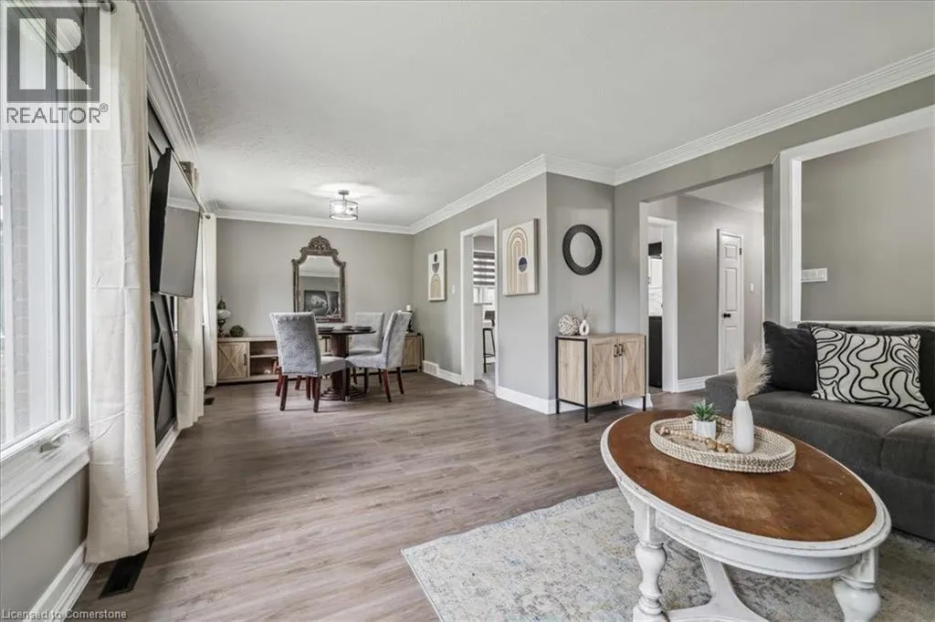 5 HOWARD Avenue