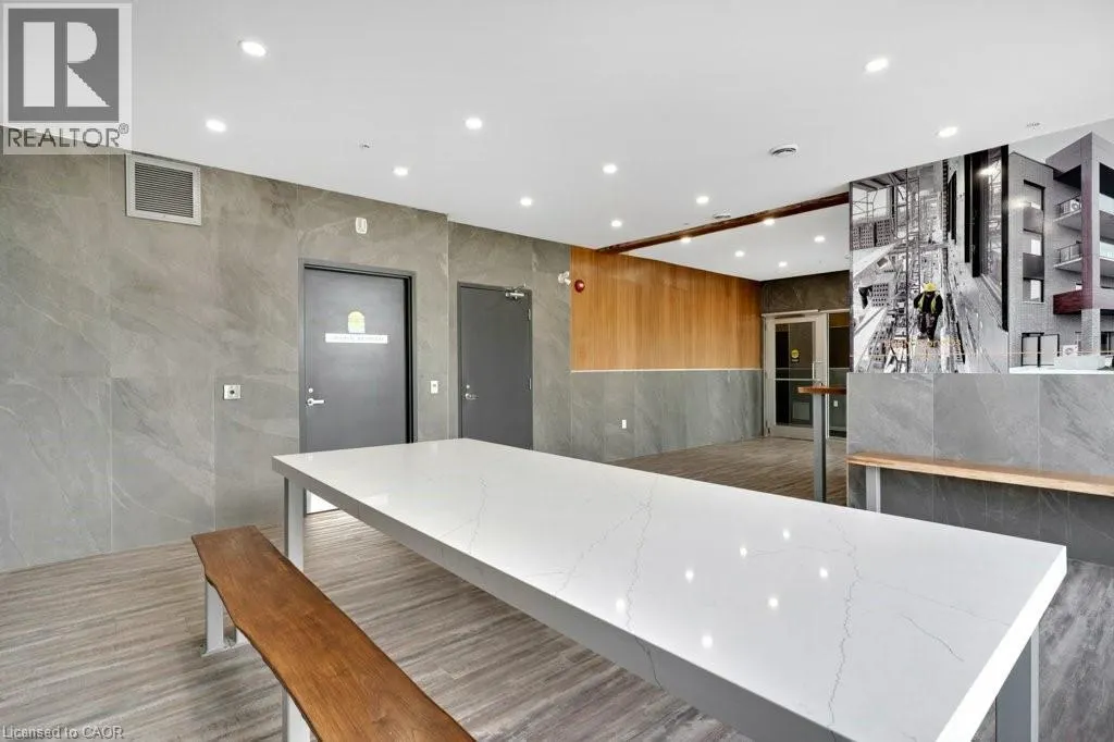 408 DUNDAS Street S Unit# 101, #101