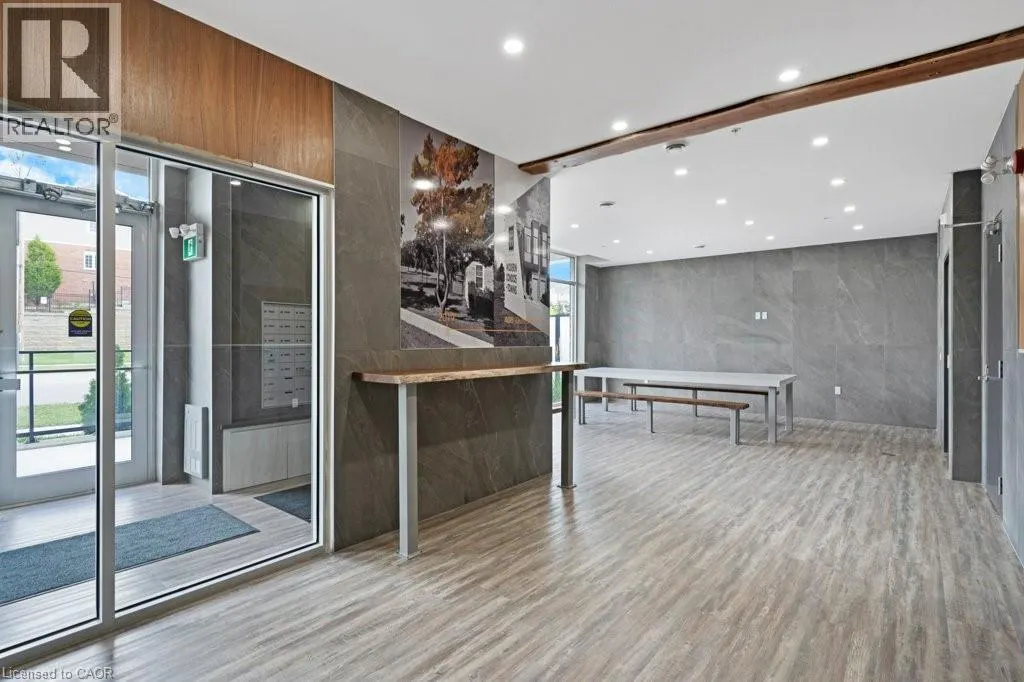 408 DUNDAS Street S Unit# 101, #101