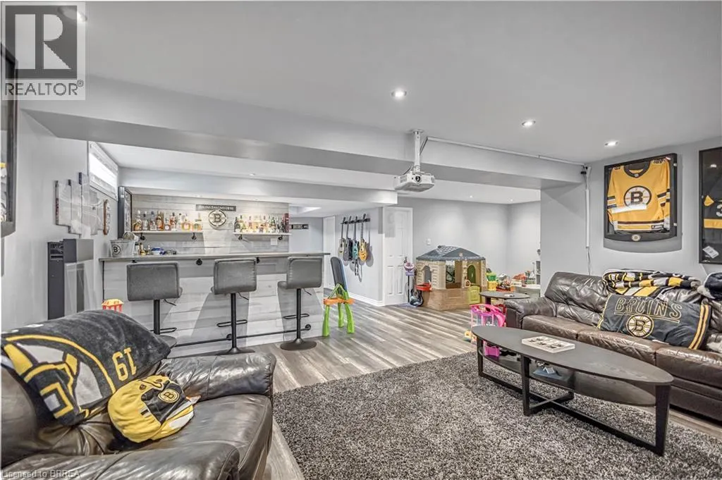 36 MCQUEEN Drive
