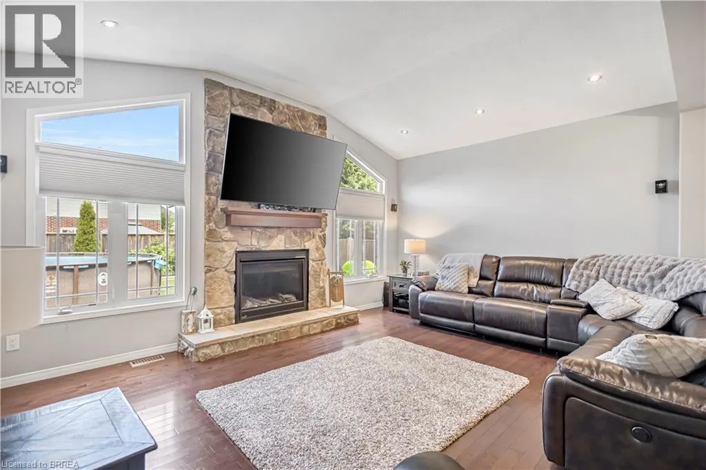 36 MCQUEEN Drive