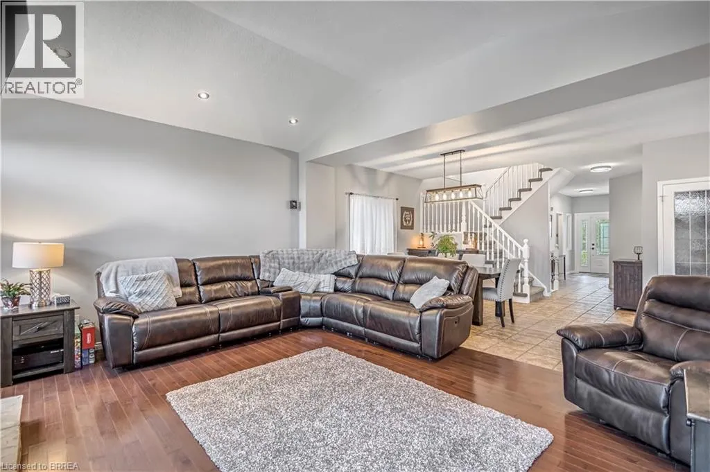 36 MCQUEEN Drive