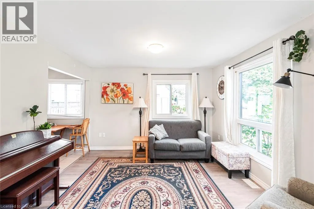 2 HOMEWOOD Avenue
