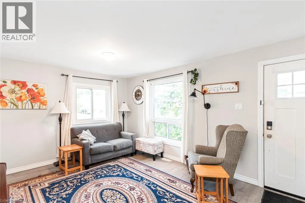 2 HOMEWOOD Avenue