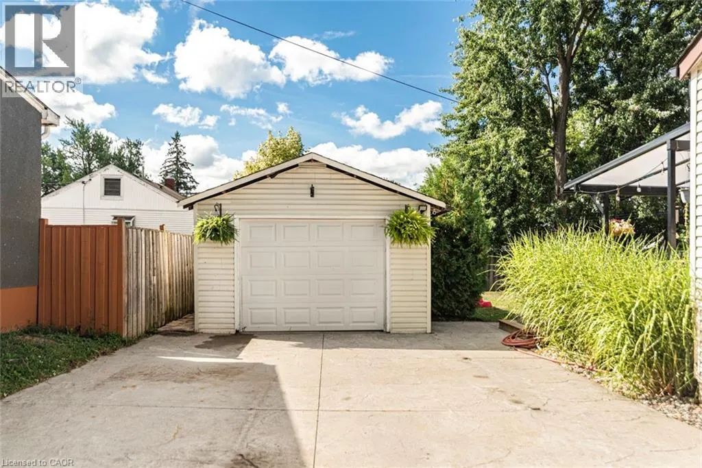 2 HOMEWOOD Avenue