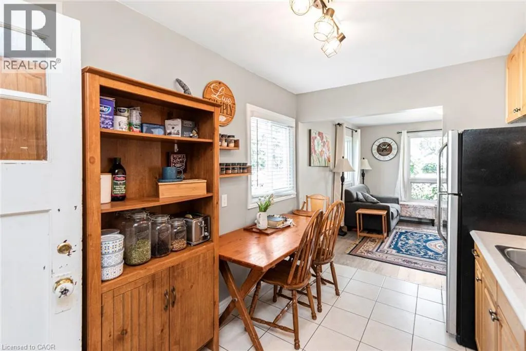 2 HOMEWOOD Avenue