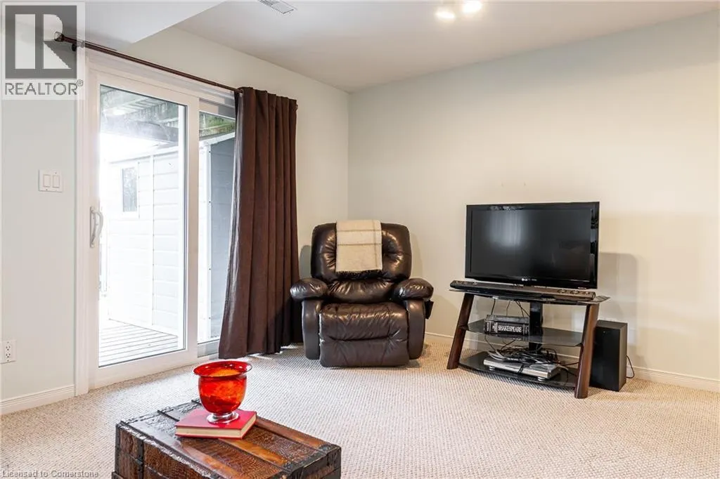 110 ATHLONE Crescent