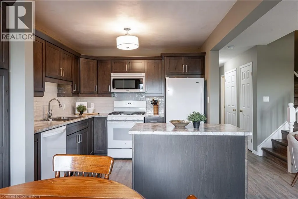 110 ATHLONE Crescent