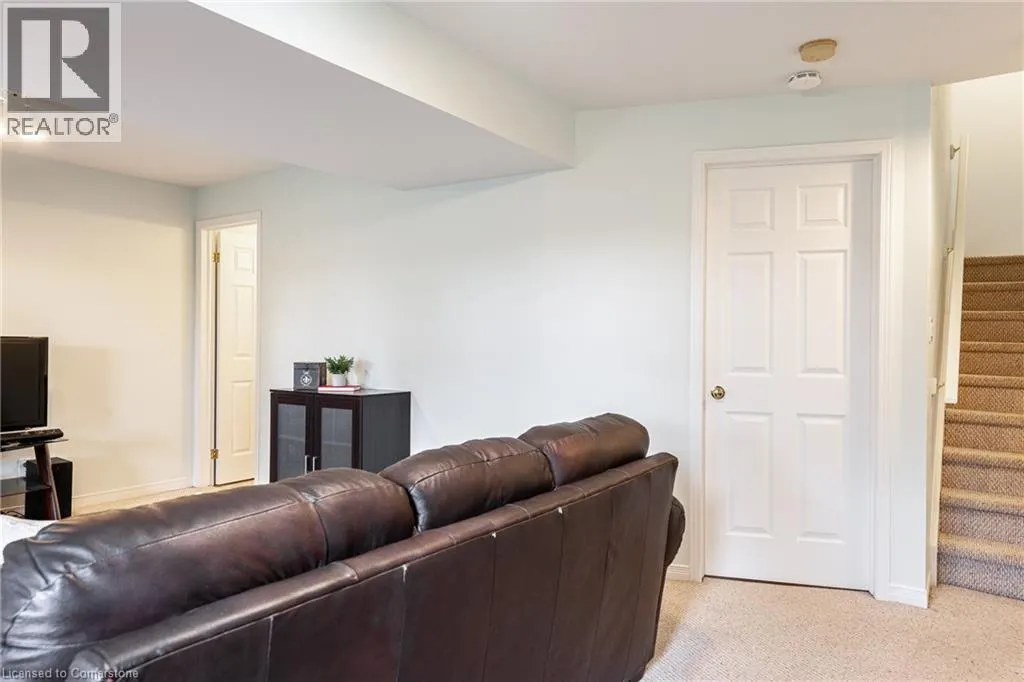 110 ATHLONE Crescent