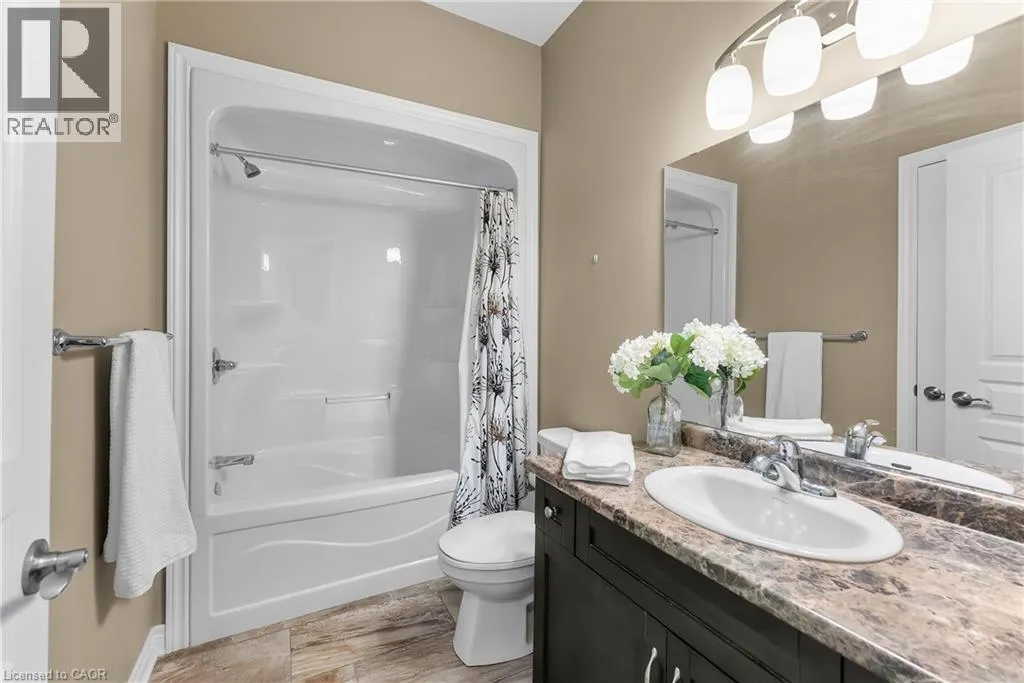 5490 PRINCE EDWARD Avenue Unit# 4, #4