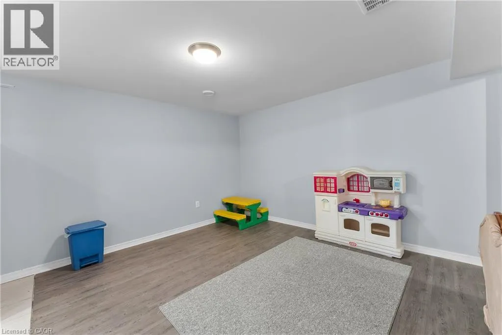 5490 PRINCE EDWARD Avenue Unit# 4, #4