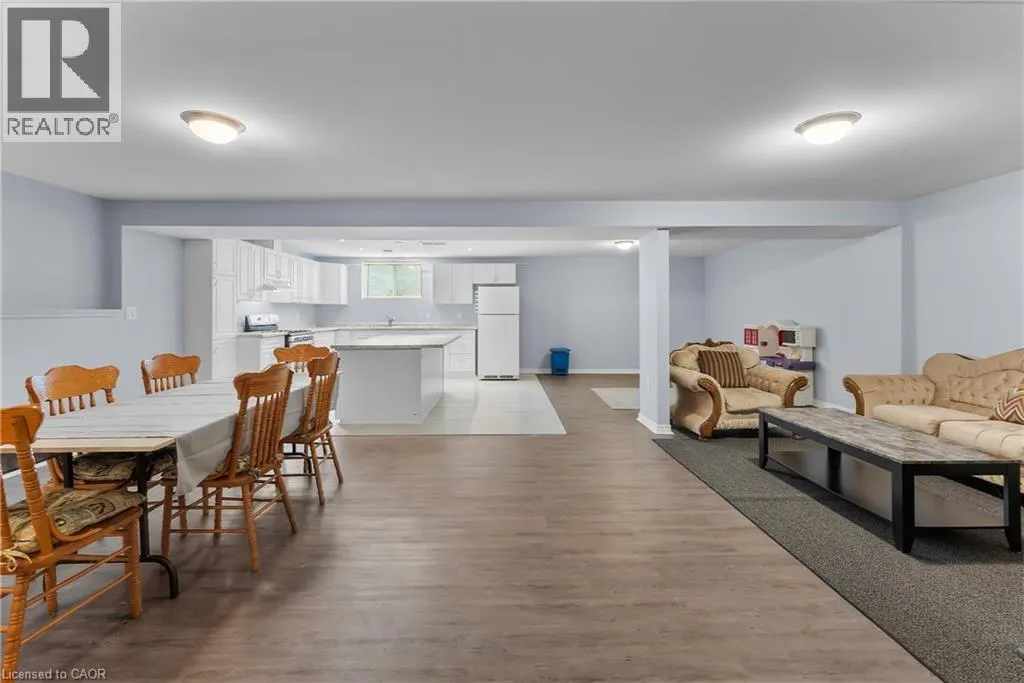 5490 PRINCE EDWARD Avenue Unit# 4, #4