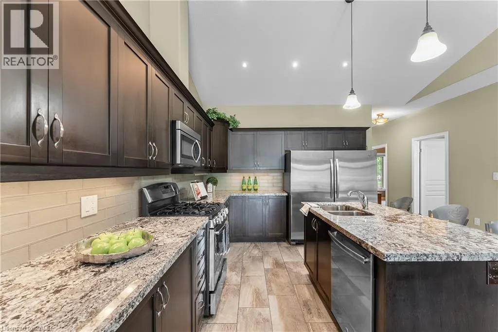 5490 PRINCE EDWARD Avenue Unit# 4, #4