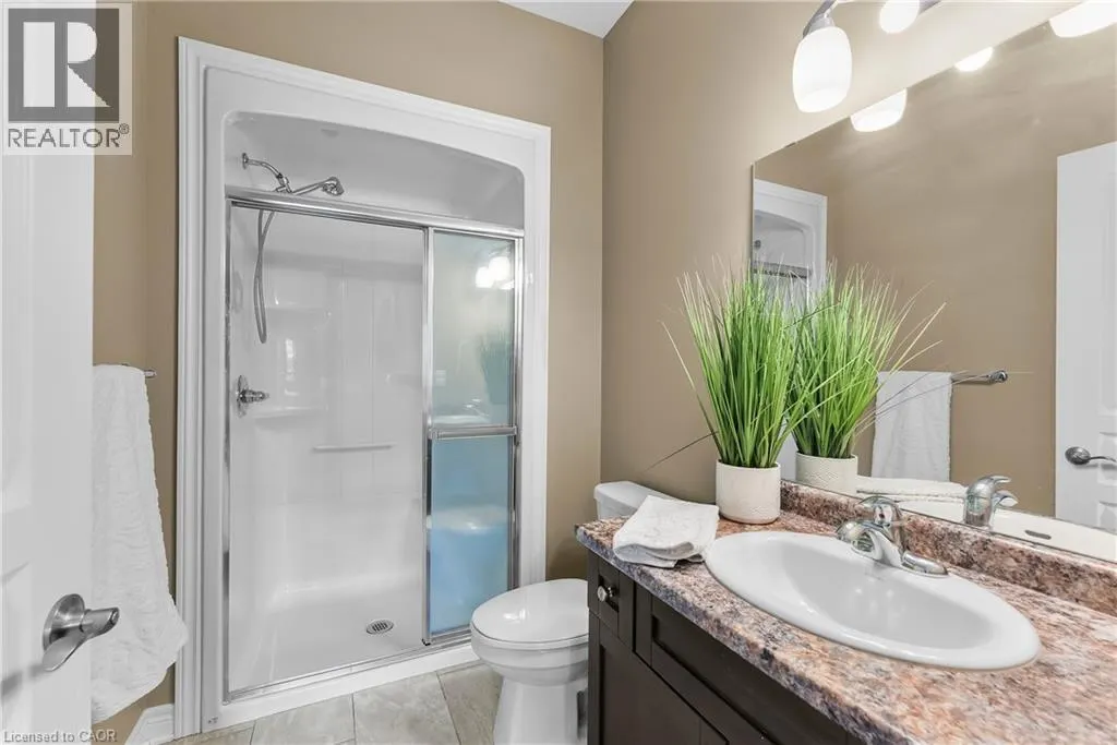 5490 PRINCE EDWARD Avenue Unit# 4, #4