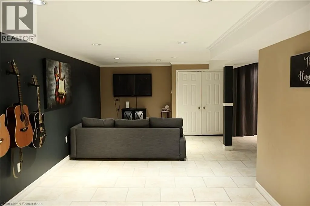 9 DUNCAIRN Court