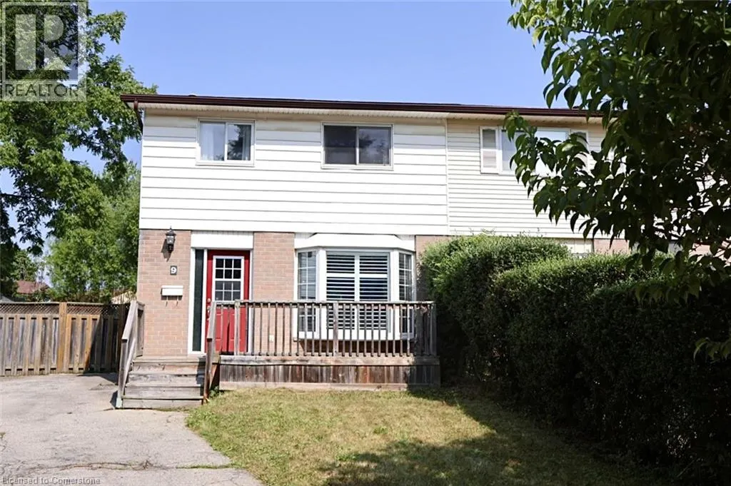 9 DUNCAIRN Court