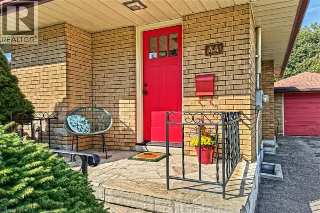 44 MCDONALD Avenue