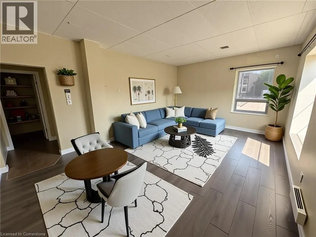 7 MARY Street Unit# 201, #201