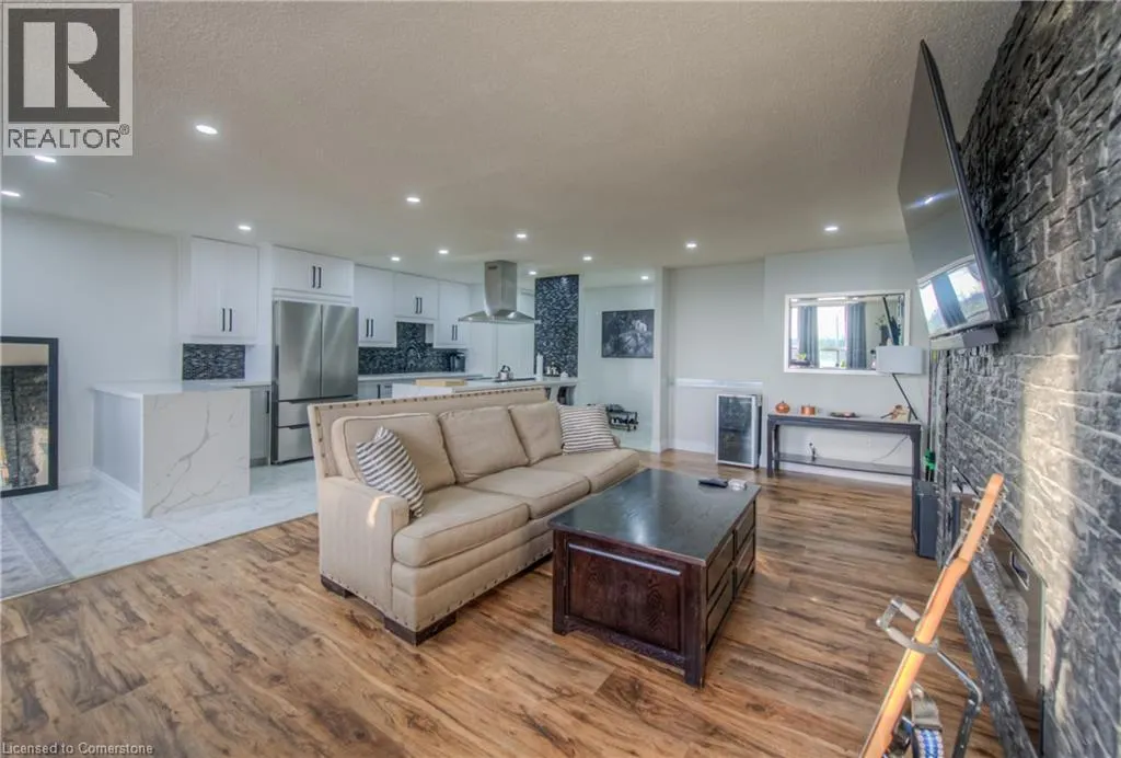 185 KEHL Street Unit# 410, #410