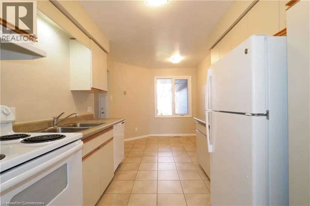 395 KINGSCOURT Drive Unit# 2, #2