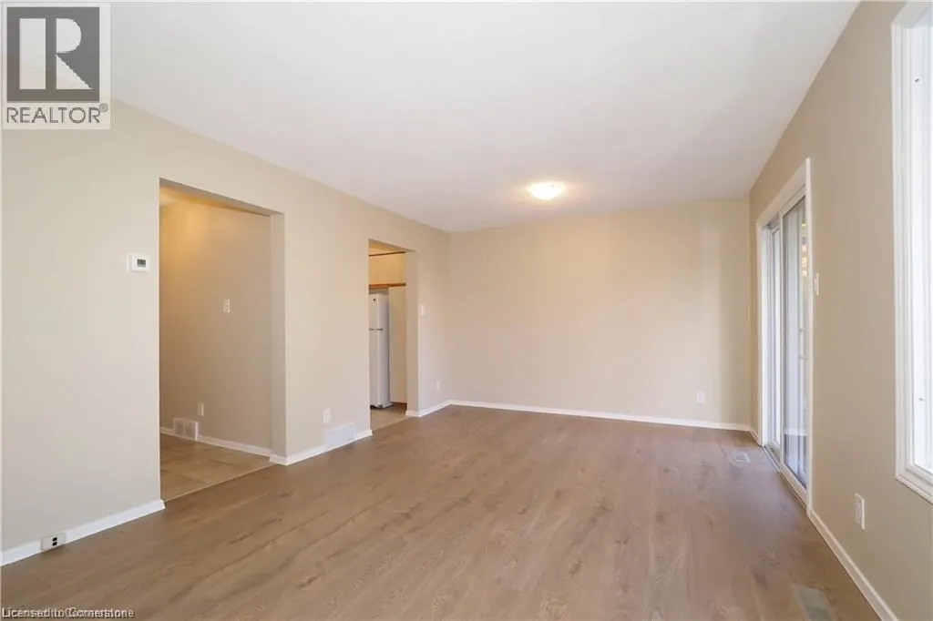 395 KINGSCOURT Drive Unit# 2, #2